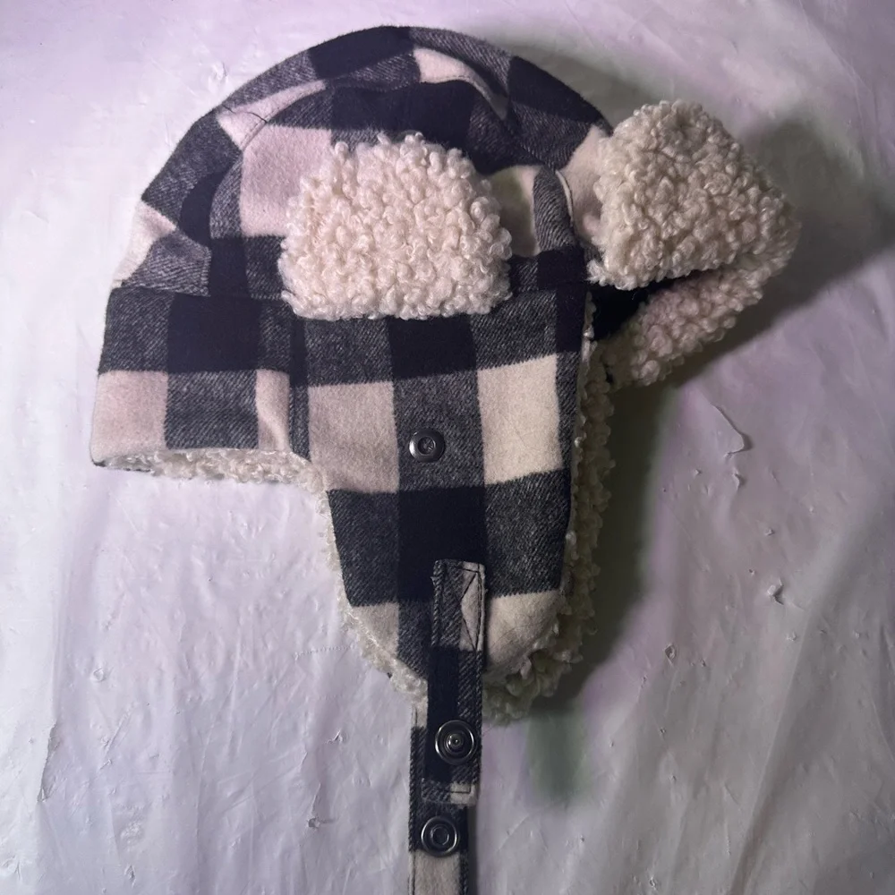 GAP Kids Cream and Gray Fleece Hat